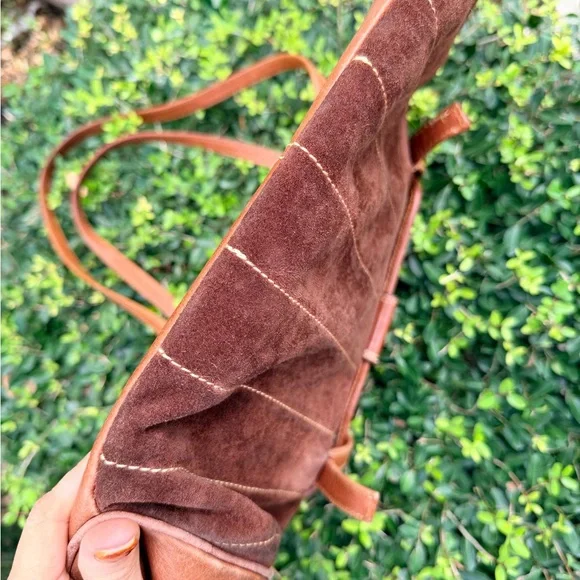 Elegant Brown Leather and Suede Women's Bag - Picture 10 of 11
